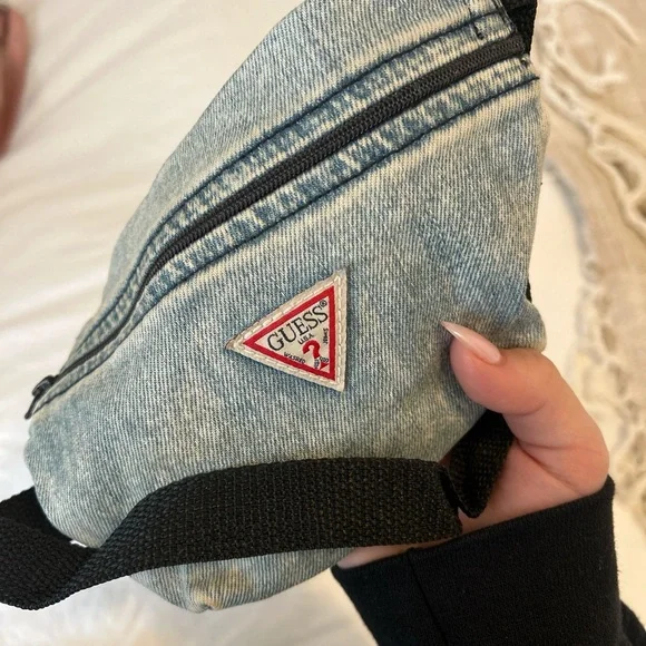 GUESS Fanny pack - Picture 2 of 3